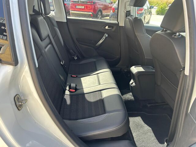 PEUGEOT 2008 ALLURE 1.2 E-THP AUTO SPANISH LHD IN SPAIN 58000 MILES 1 OWNER 2019